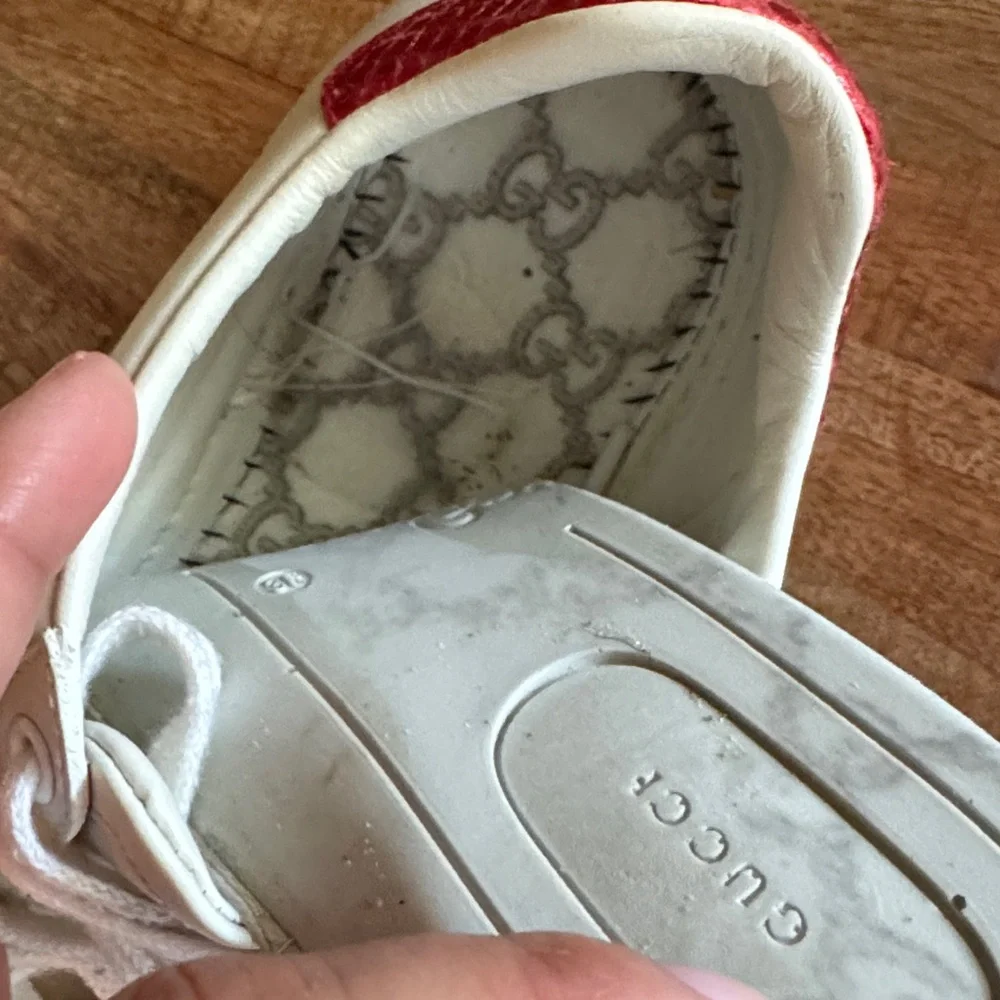 Gucci White Leather Sneakers with Red‎ Accent